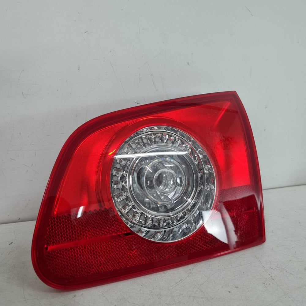 Lanterna Tras Tampa Dir Volkswagen Passat 2006/2010