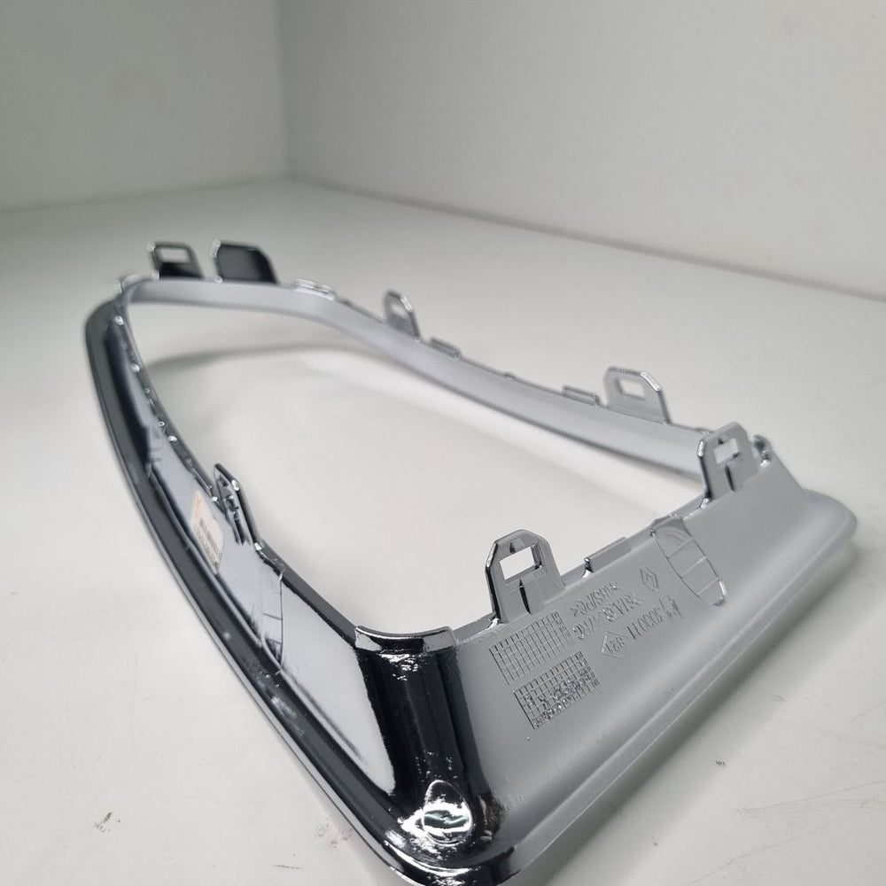 Moldura Farol Dianteiro Direito Renault Sandero 2012/2014 Nova
