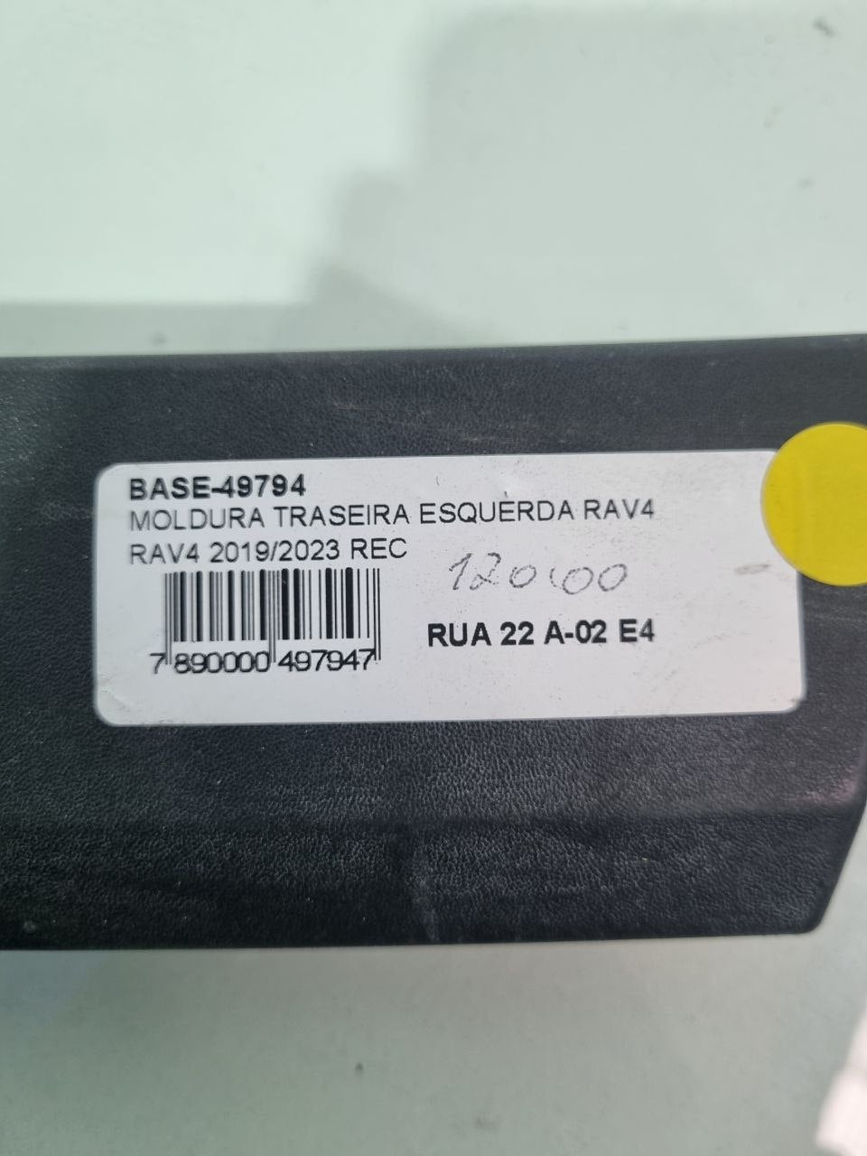 Moldura Paralama Traseira Esquerda Toyota RAV4 2019/2023 Usado