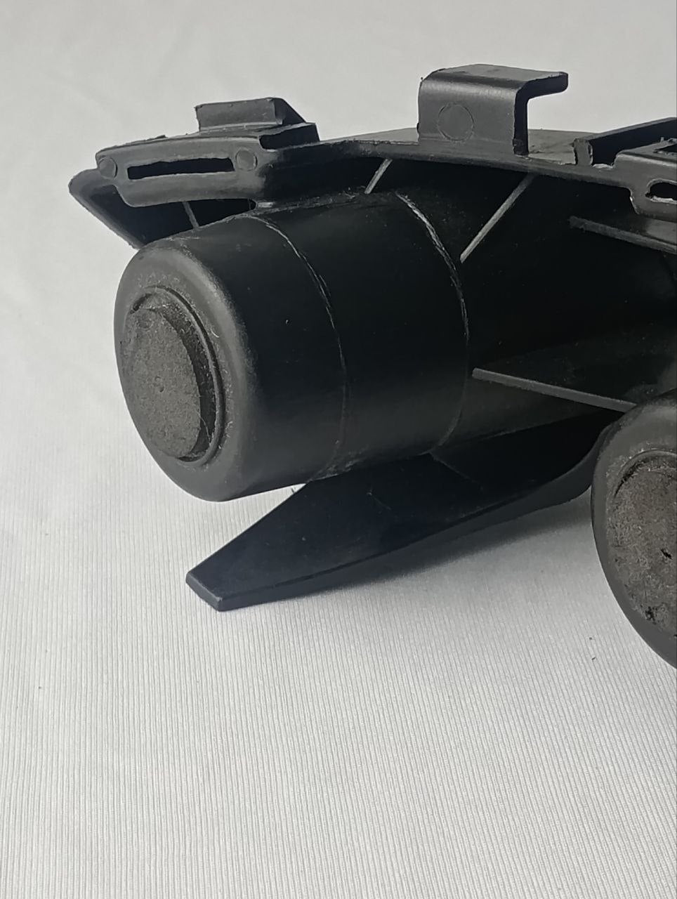 Suporte Guia Parachoque Traseiro Esq Chevrolet Cobalt 2016/2020 Novo