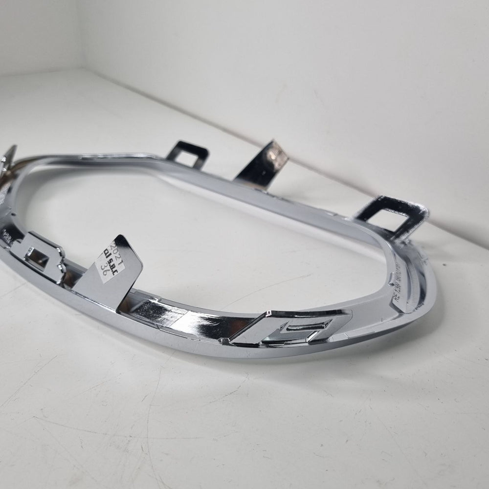 Moldura Cromada Farol Dianteiro Esquerdo Fiat Toro 2016/2020 Nova