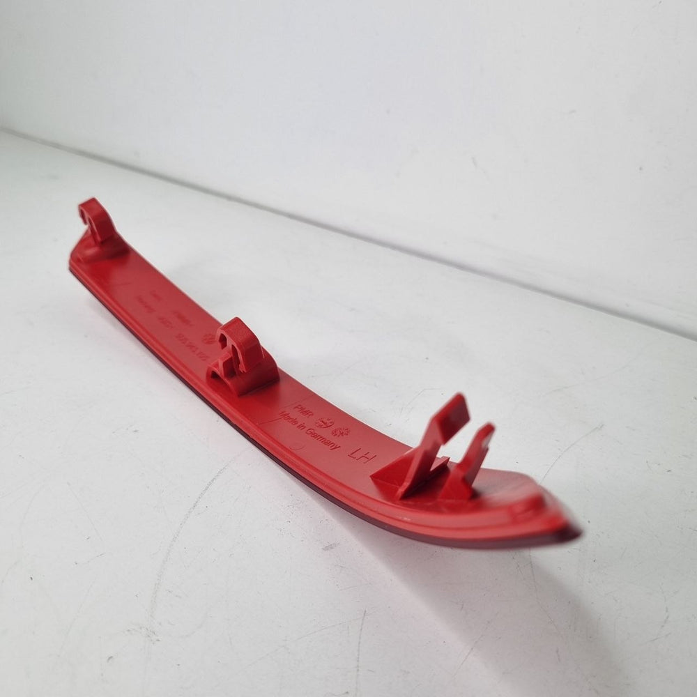 Refletor Para-choque Traseiro Esquerdo VW Voyage 2013/2022 Novo