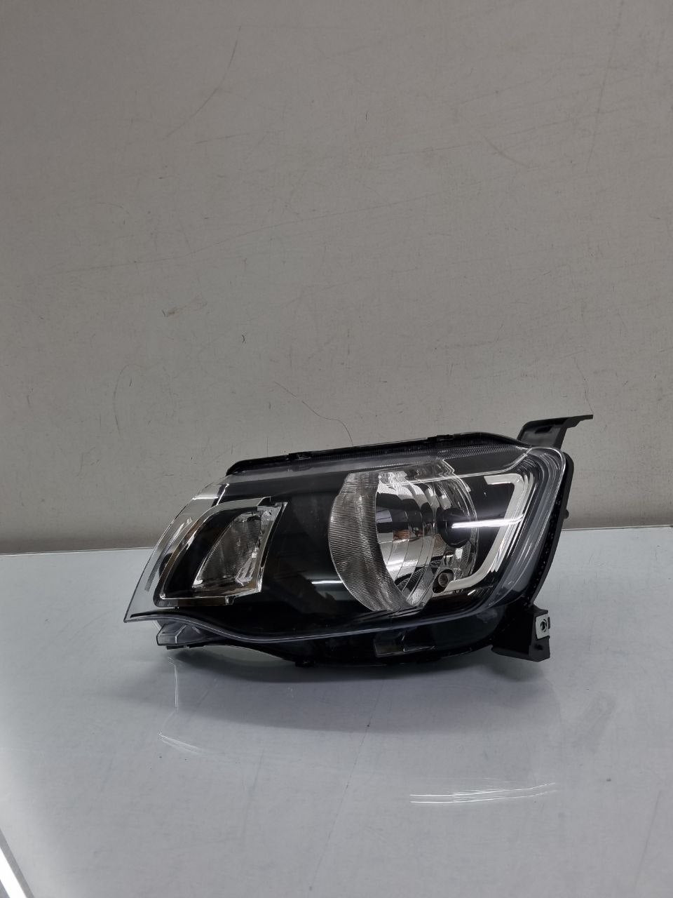 Farol Esquerdo Kwid 2017/2022