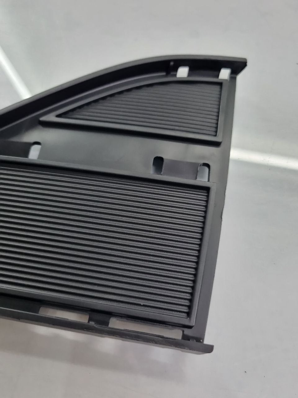 Tampa Grade Para-choque Dianteiro Direita Chevrolet Onix Prisma 2017/2021 Nova
