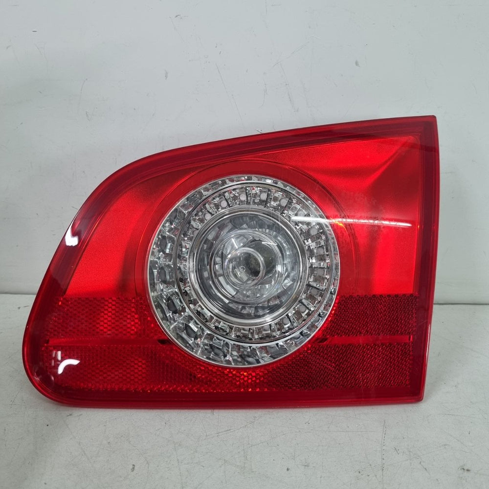 Lanterna Tras Tampa Dir Volkswagen Passat 2006/2010