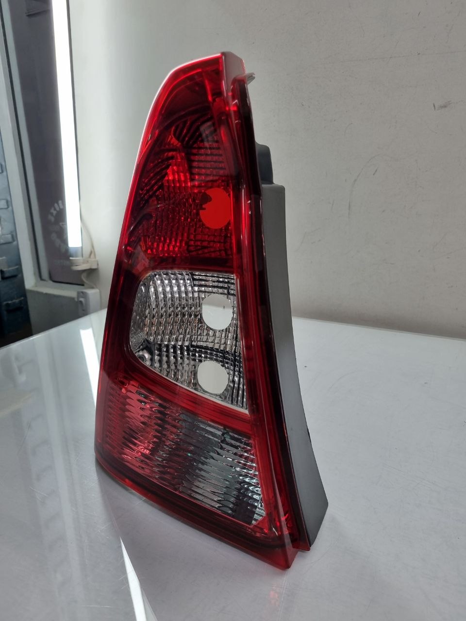 Lanterna Tras Esq Renault Logan 2010/2013