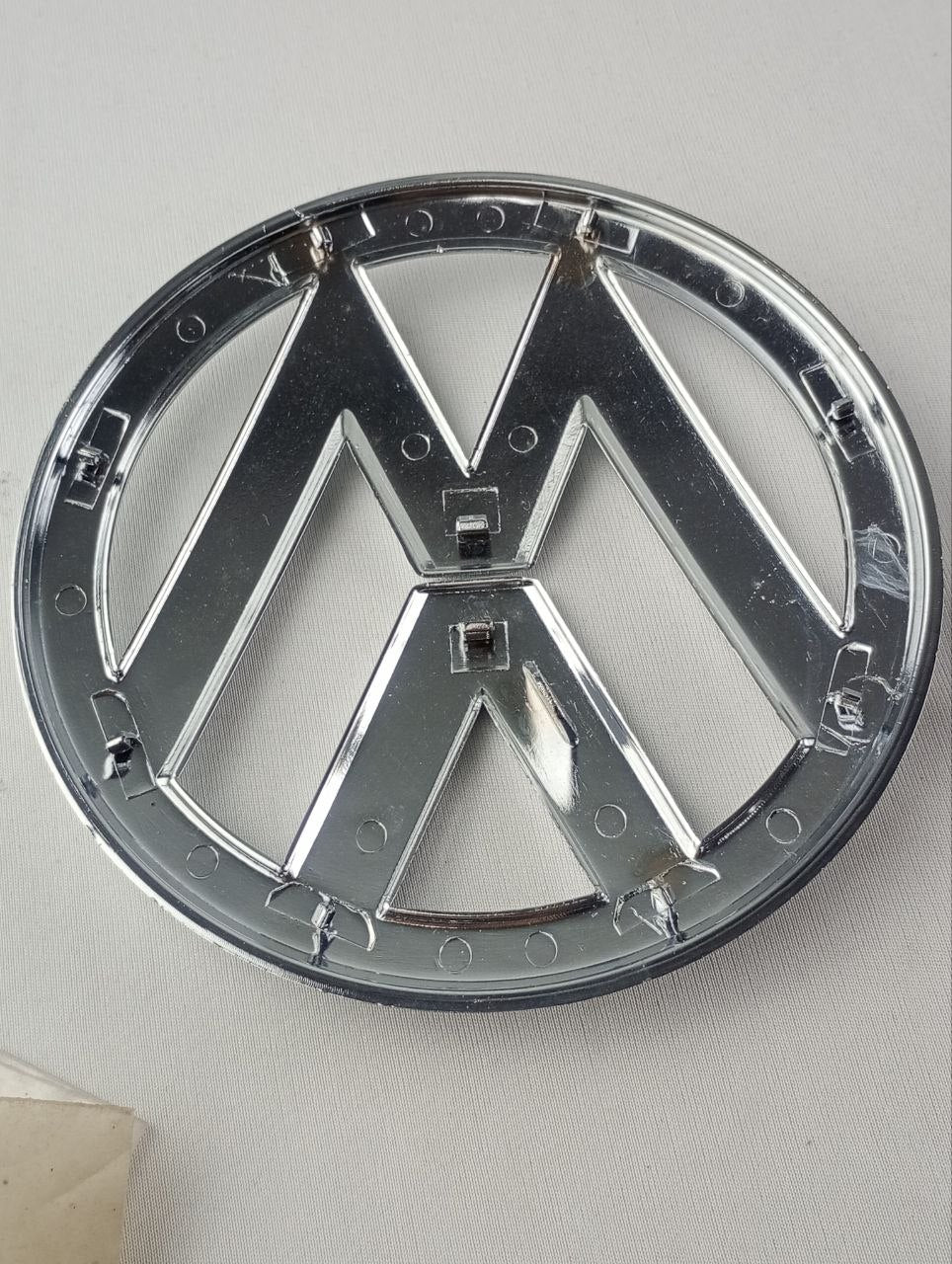 Emblema Dianteiro/Traseiro Volkswagen Gol Voyage Fox Polo Golf Bora Jetta Passat Saveiro Novo
