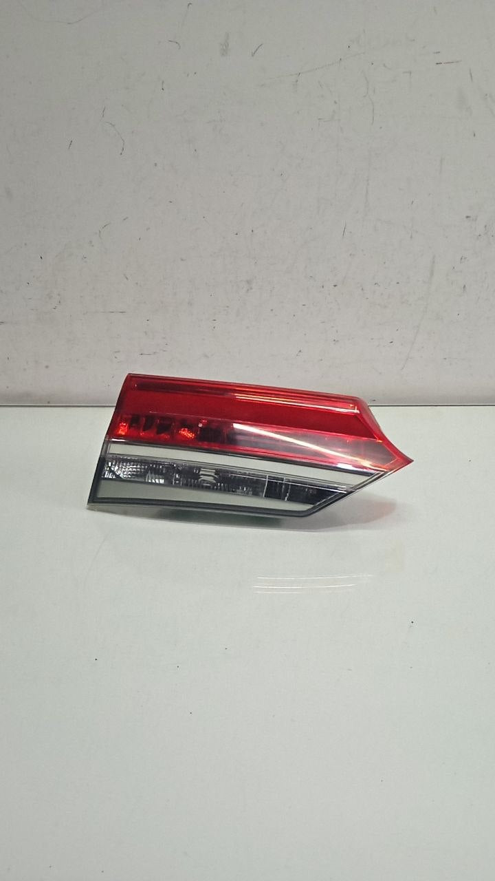 Lanterna Tampa Tras Dir Toyota Corolla Altis 2018/2019 -