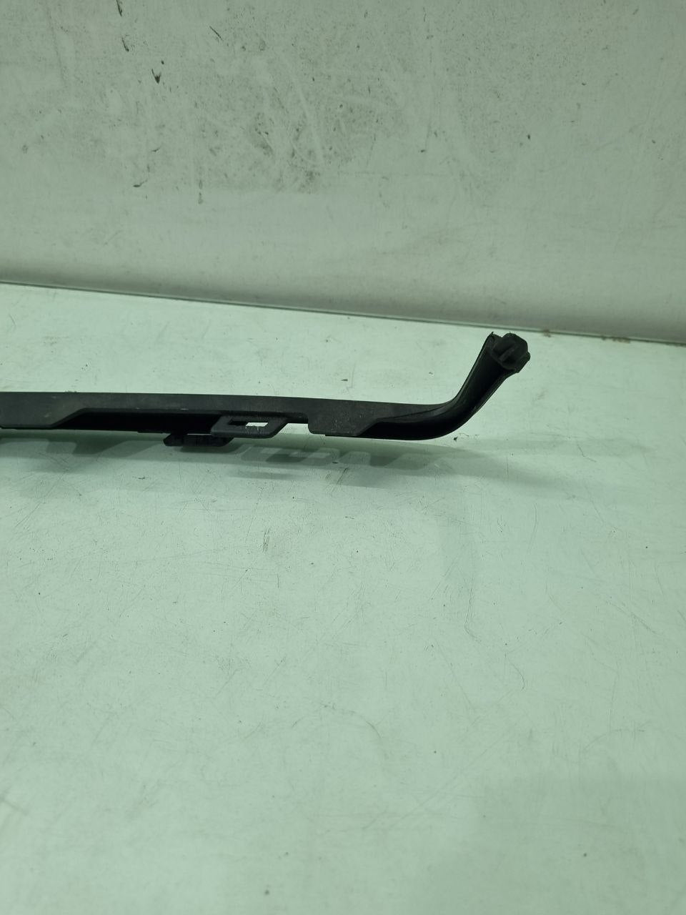 Moldura Farol Dianteiro Esquerdo Renault Sandero/Logan 2014/2020 Usado