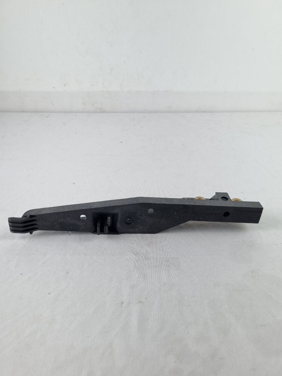Suporte Para-choque Diant Esq Volkswagen Amarok 2010/2023