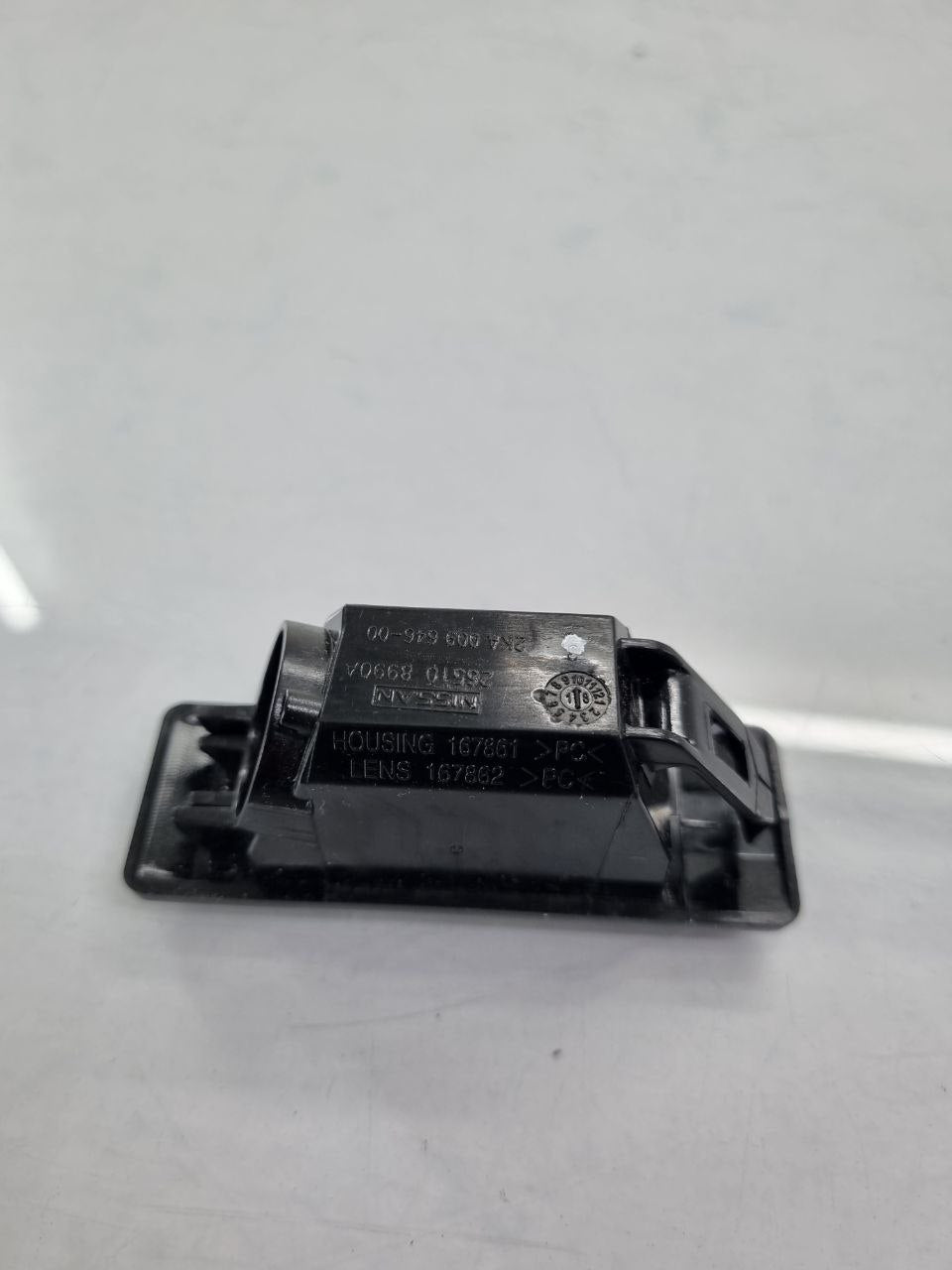 Lanterna Luz de Placa Nissan Versa/Kicks 2012/2024 Nova