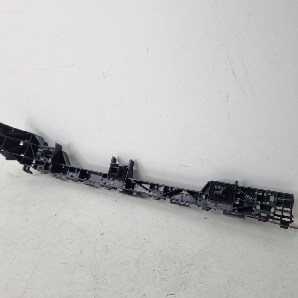 Suporte Guia Para-choque Tras Dir Honda Fit / WR-V 2015/2021