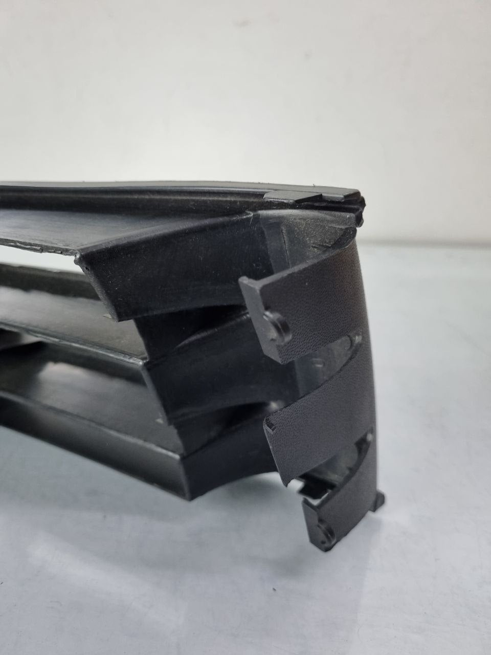 Moldura Farol de Milha Direita Volkswagen Polo 2003/2006 Nova