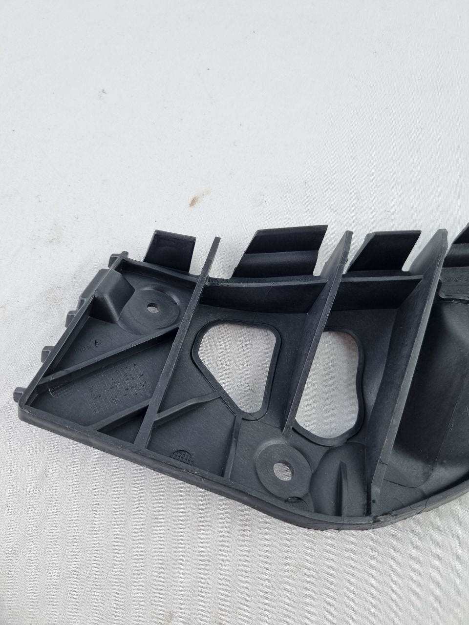 Suporte Fixação Para-choque Tras Esq Renault Sandero 2007/2014
