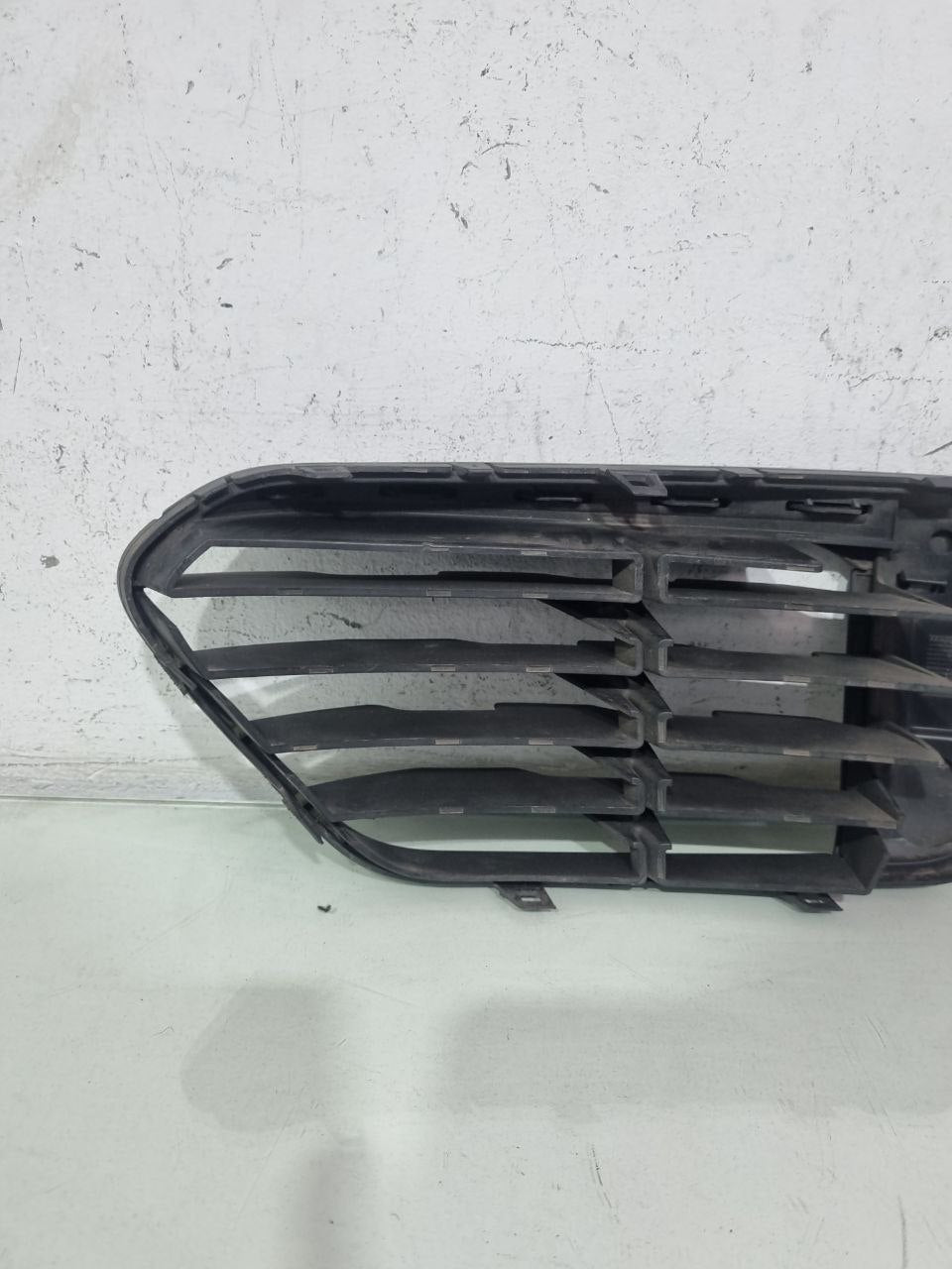 Moldura Farol de Milha Direita BMW X1 2017/2020 Usado