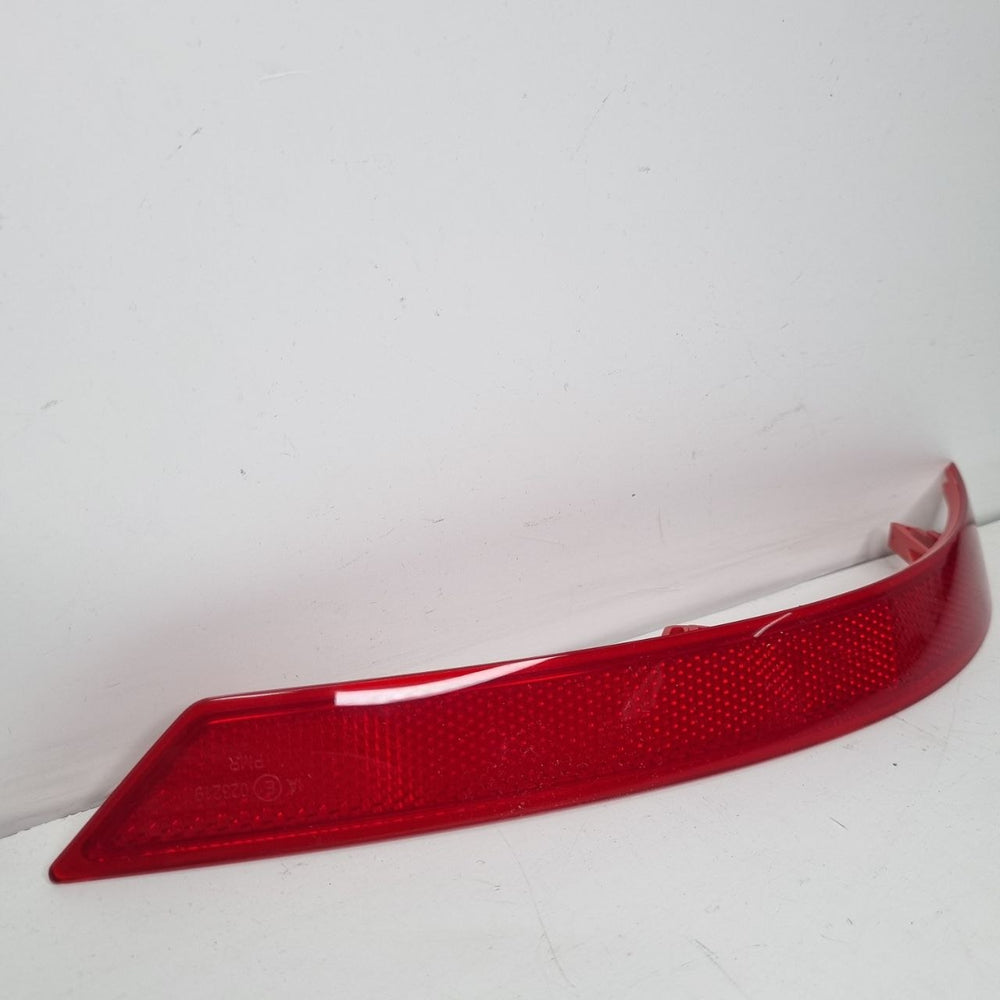 Refletor Para-choque Traseiro Esquerdo VW Voyage 2013/2022 Novo