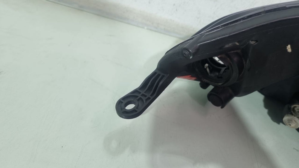 Farol Dianteiro Esquerdo Ford EcoSport 2013/2016 Usado