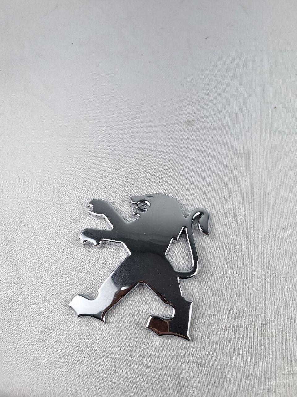 Emblema Diant/Tras Leão Peugeot 206/207/307/308/3008