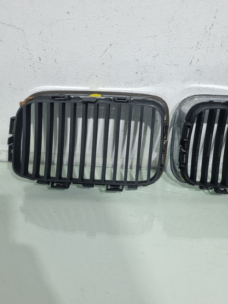 Par de Grade Dianteira BMW 320i 2013/2018 Usado