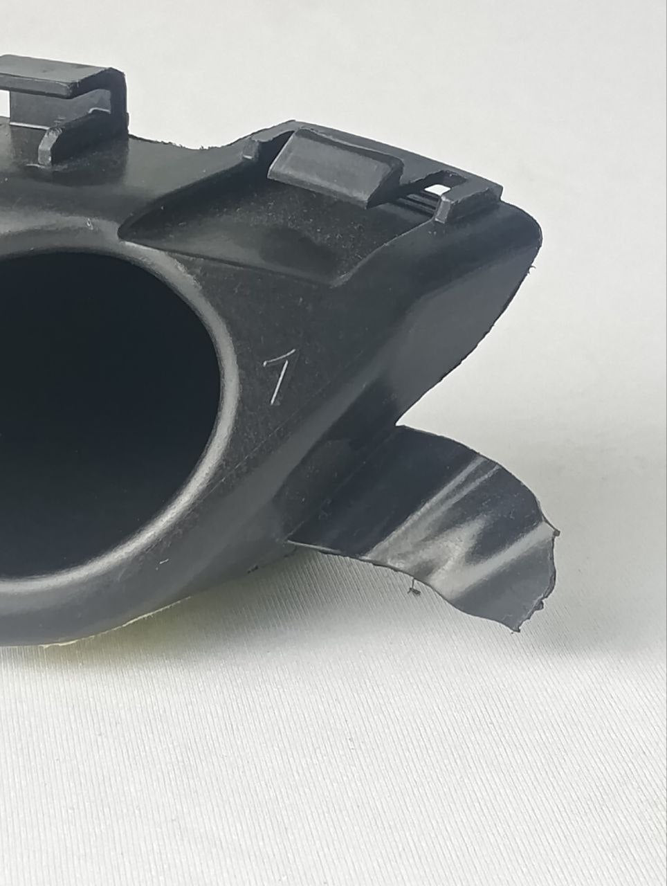 Suporte Guia Parachoque Traseiro Esq Chevrolet Cobalt 2016/2020 Novo