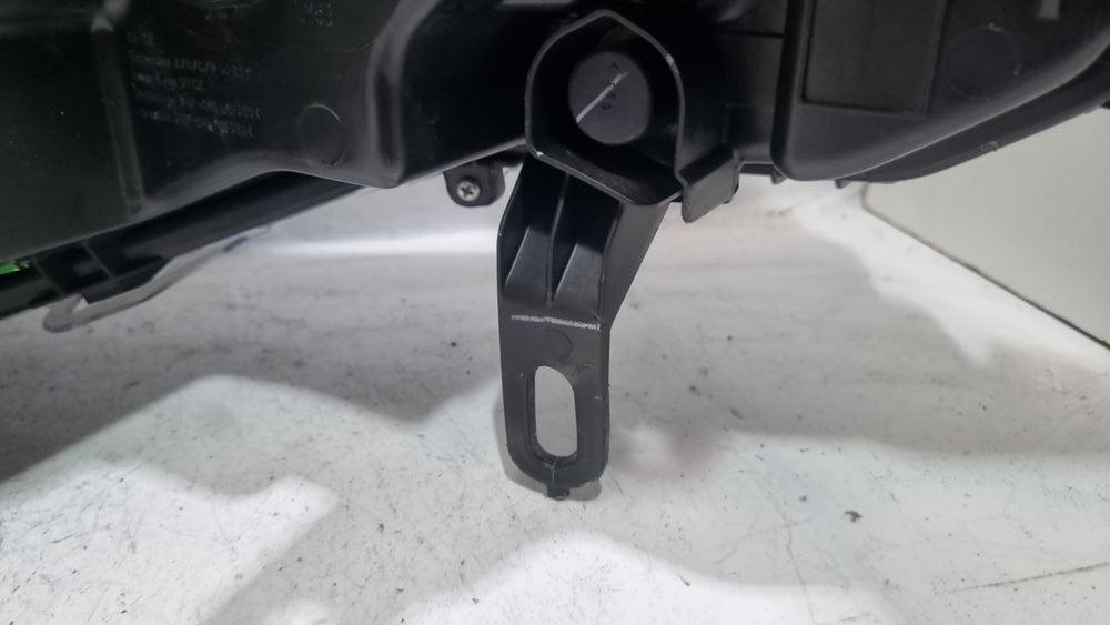 Farol Diant Esq Toyota Corolla Cross 2022/2024