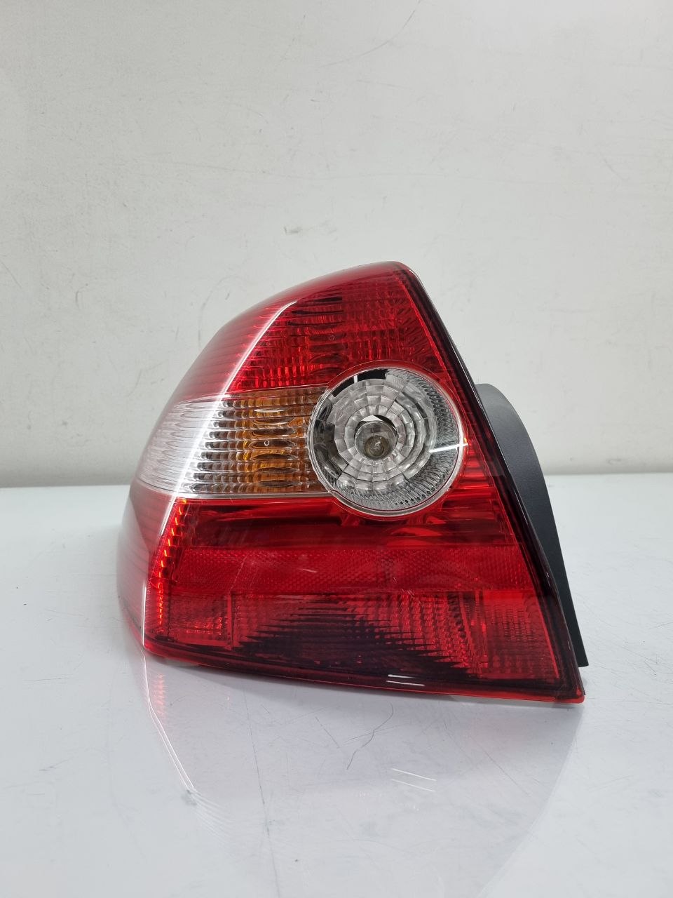 Lanterna Tras Esq Renault Megane Sedan 2006/2009