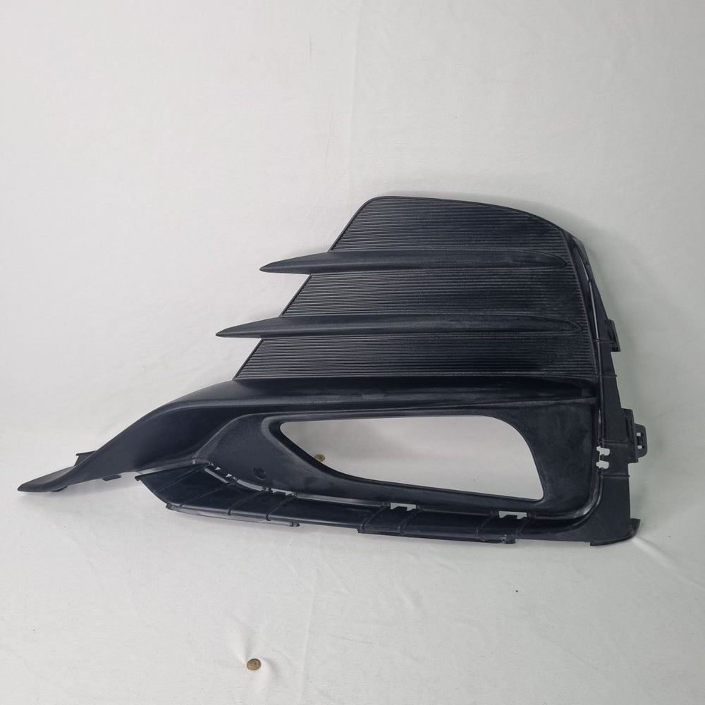 Moldura Farol de Milha Dianteira Esquerda Chevrolet Cruze 2021/2024 Nova