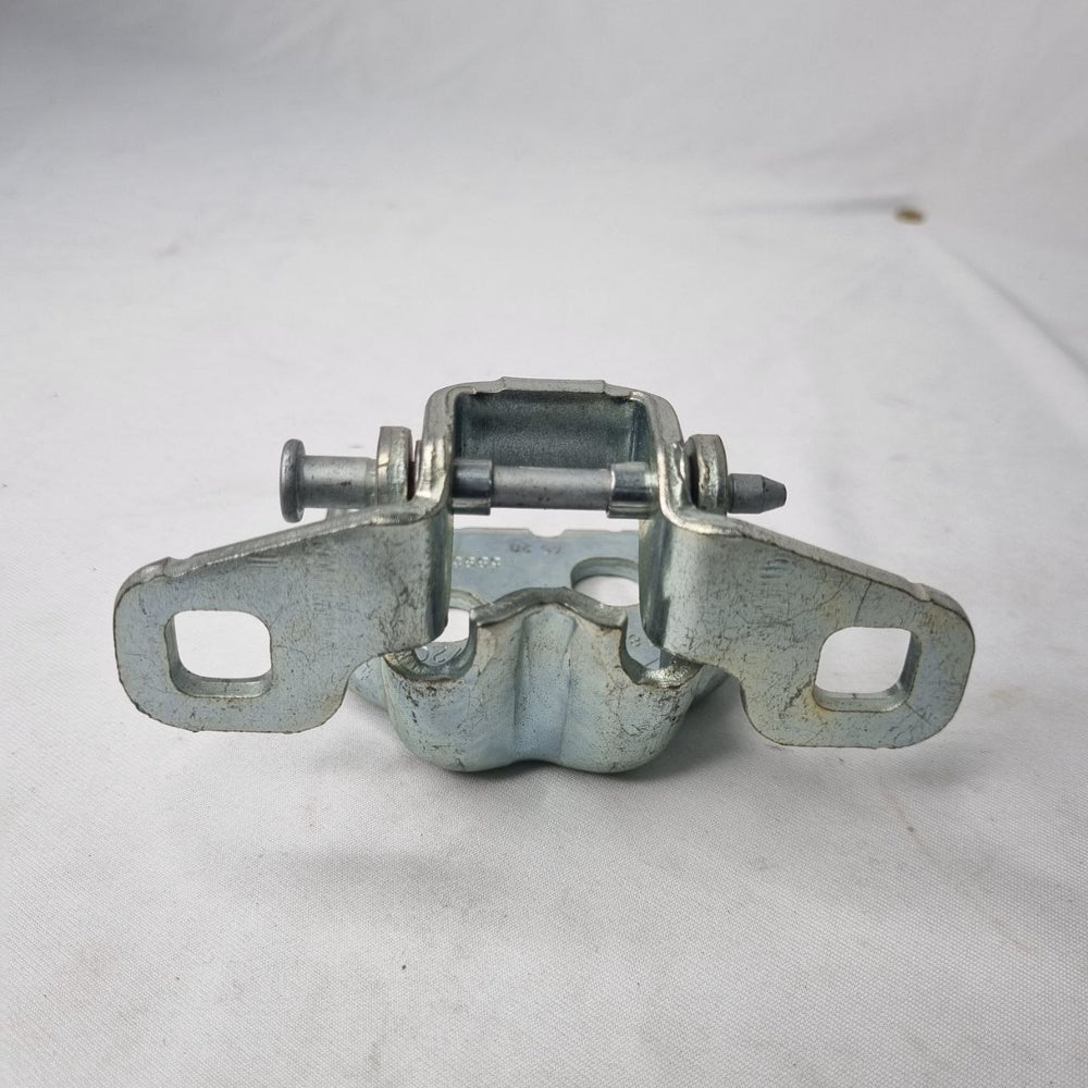 Dobradiça Inferior Porta Dianteira Direita Renault Logan 2010/2016 Usada