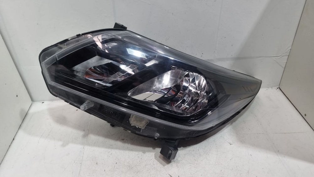 Farol lado esquerdo recuperado sem léd friso preto S10 2017 a 2023