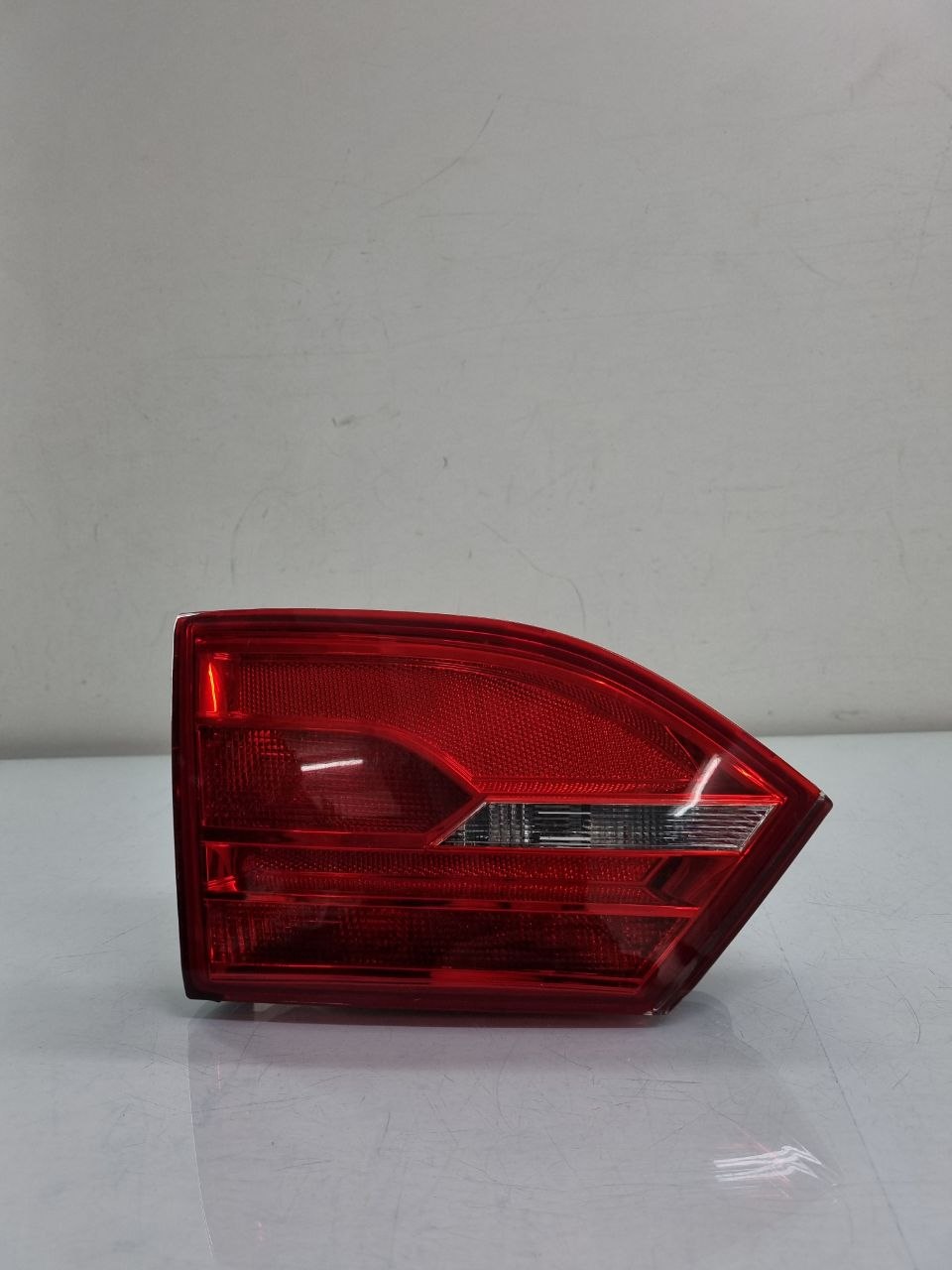 Lanterna Esquerda Jetta 2011/2015 Jetta Sedan Tampa Original