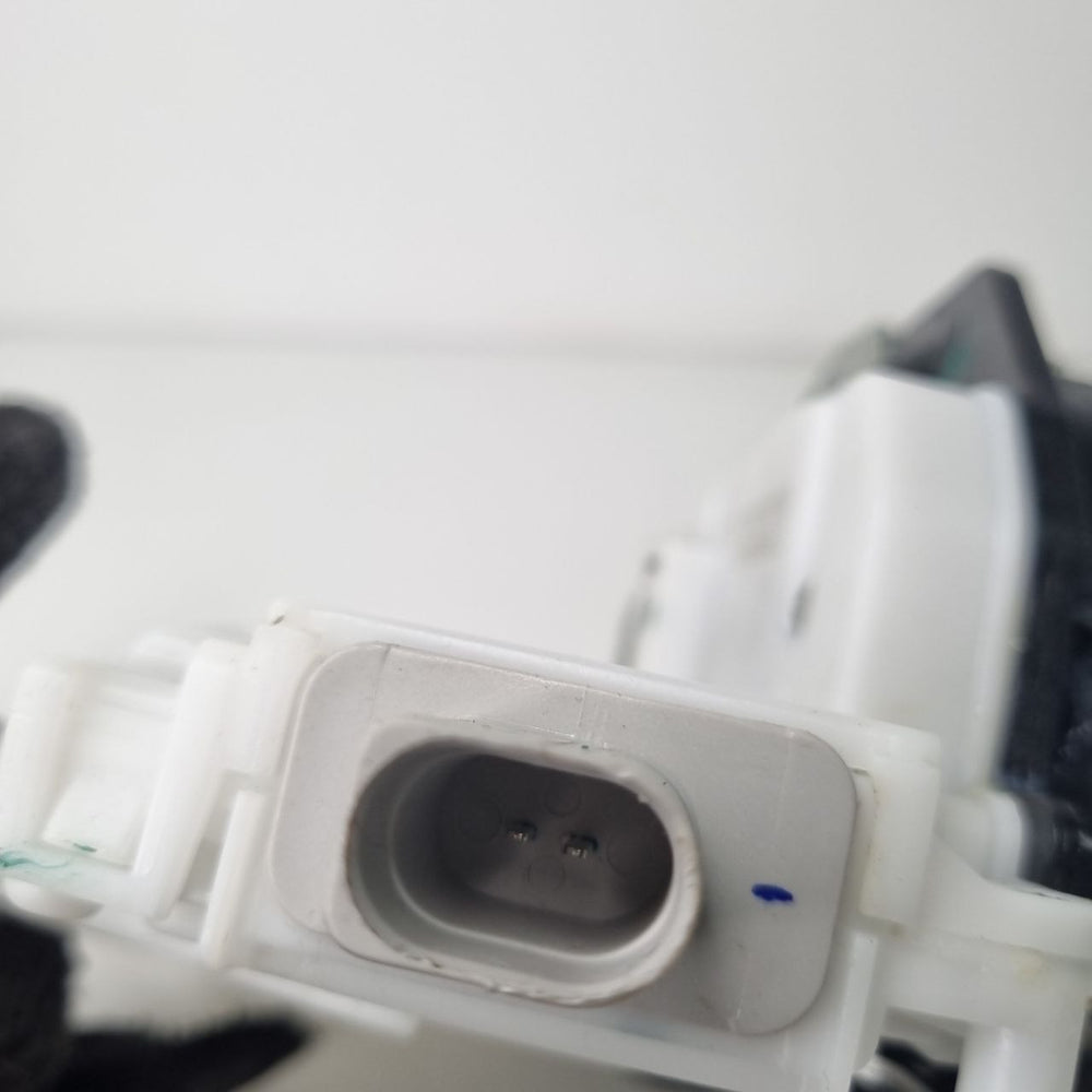 Fechadura Porta Traseira Esquerda VW Fox 2015/2021 Nova