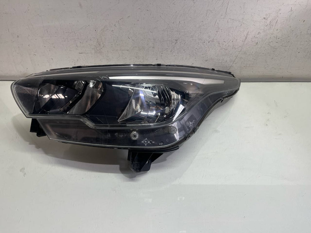 Farol lado esquerdo fiat argo sem led