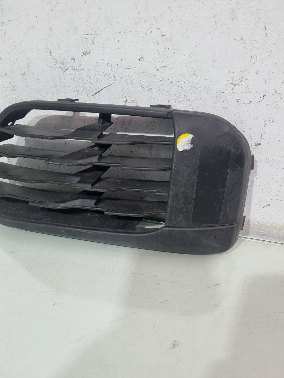 Moldura Farol de Milha Direita BMW X1 2017/2020 Usado