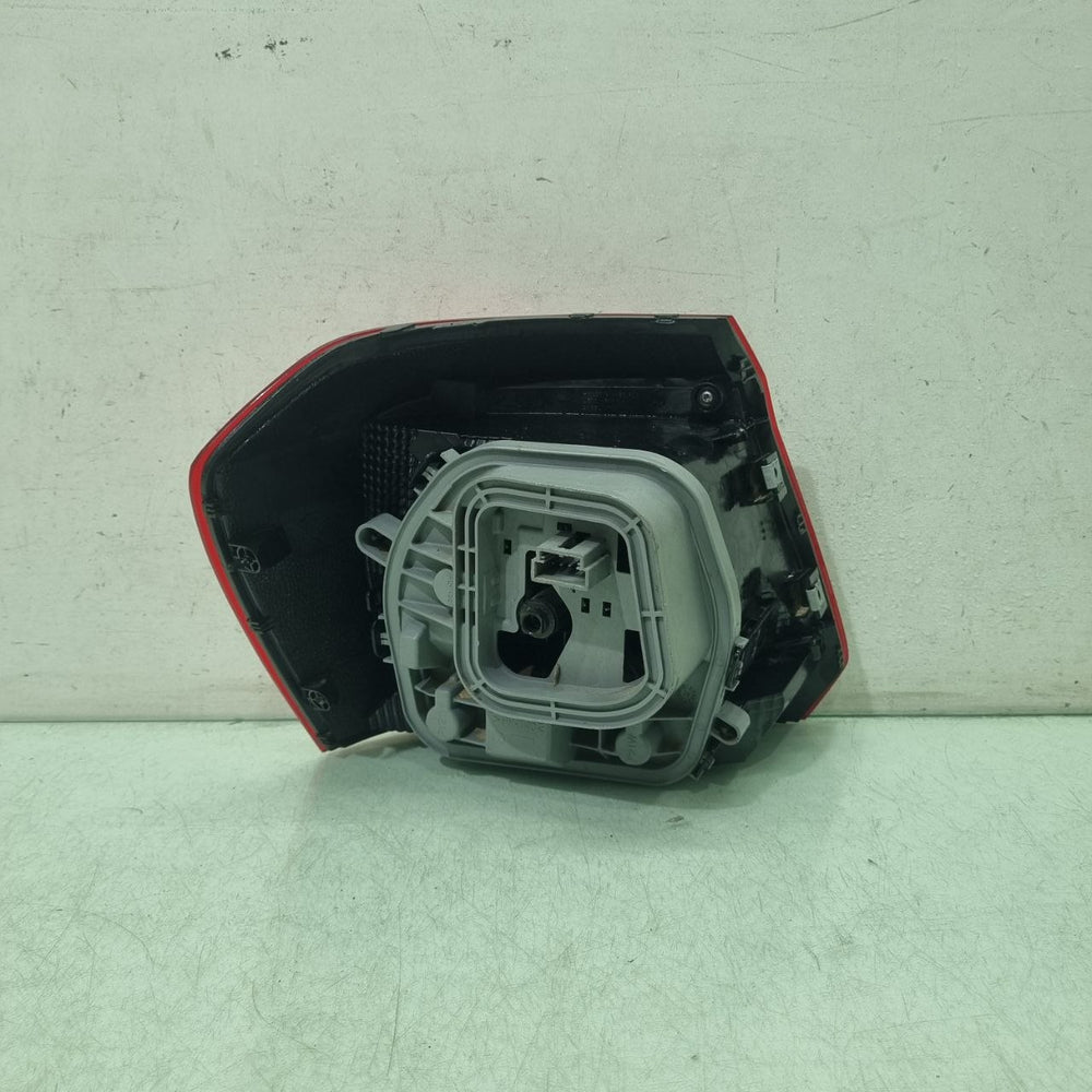 Lanterna direita Volkswagen Gol G7 2017/2022
