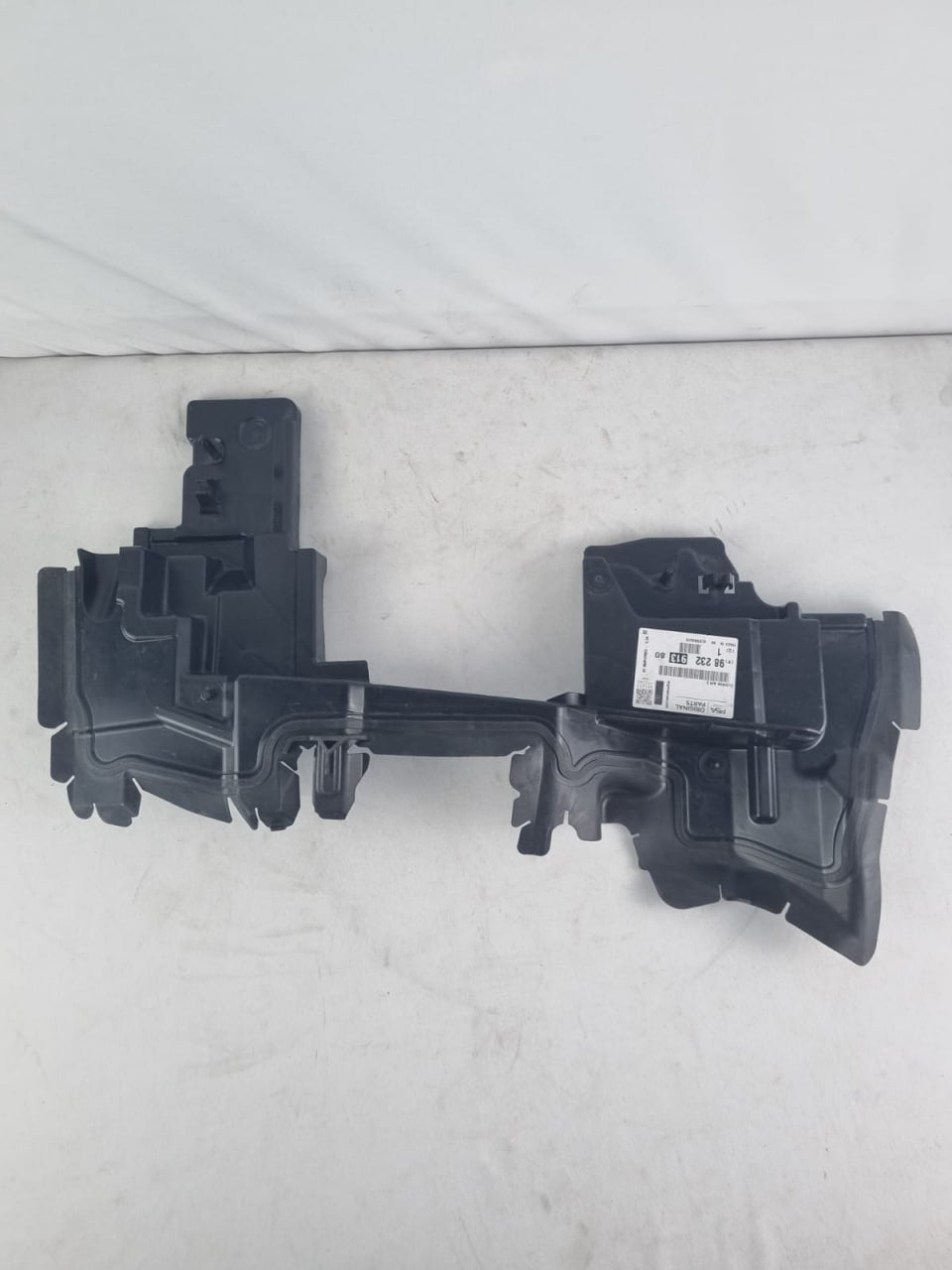 Defletor Radiador Peugeot 208 2013/2024 Novo