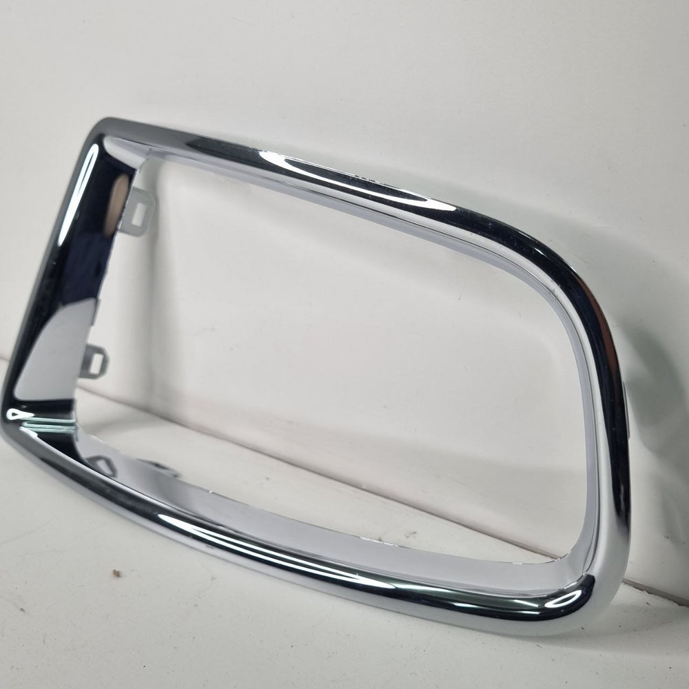 Moldura Farol Dianteiro Direito Renault Sandero 2012/2014 Nova