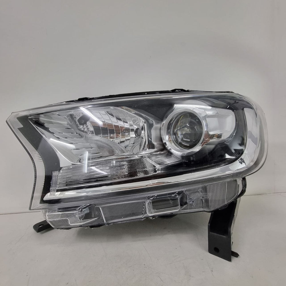Farol Diant Esq Ford Ranger 2017/