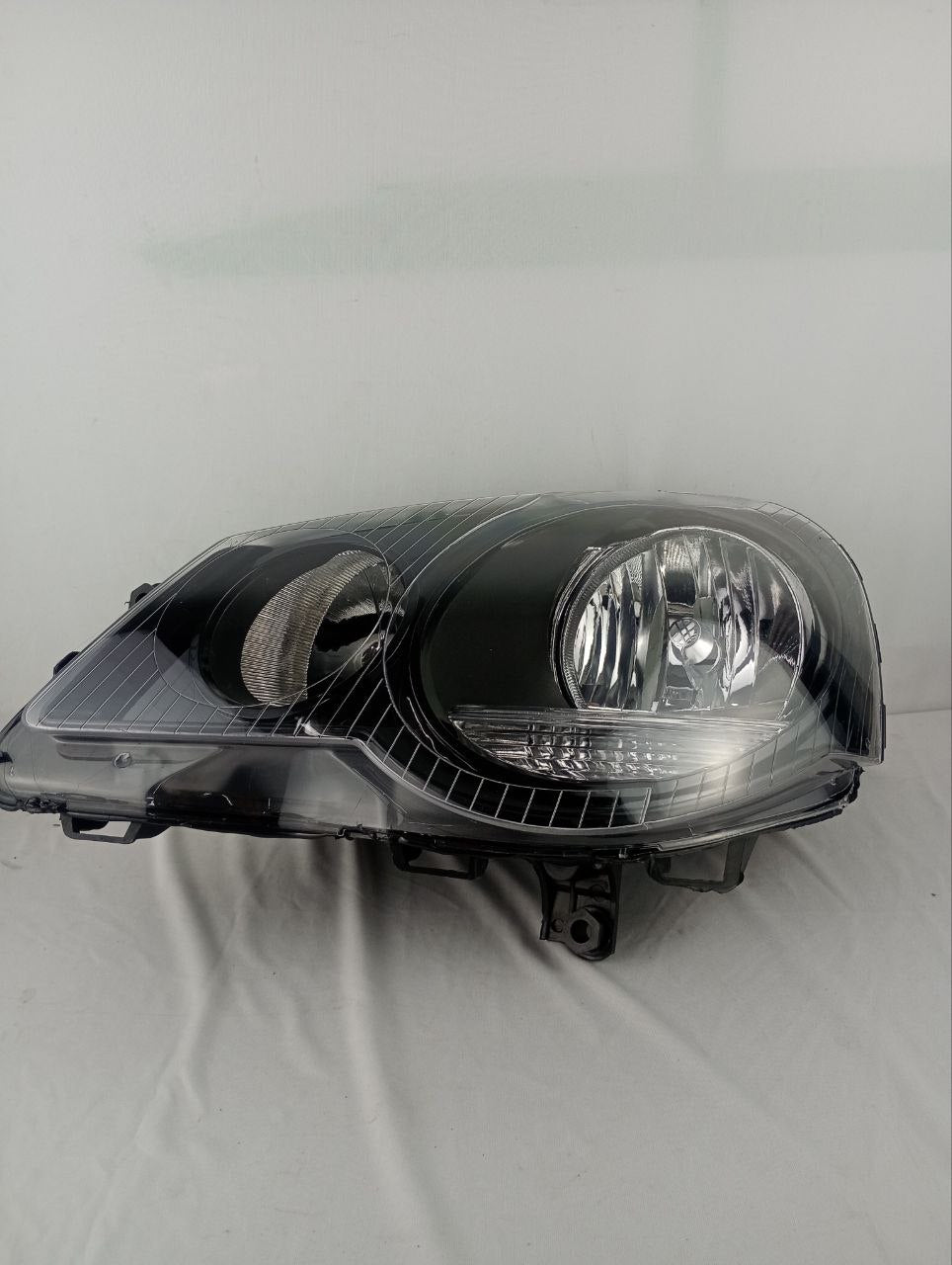 Farol Diant Esq Volkswagen Polo 2007/