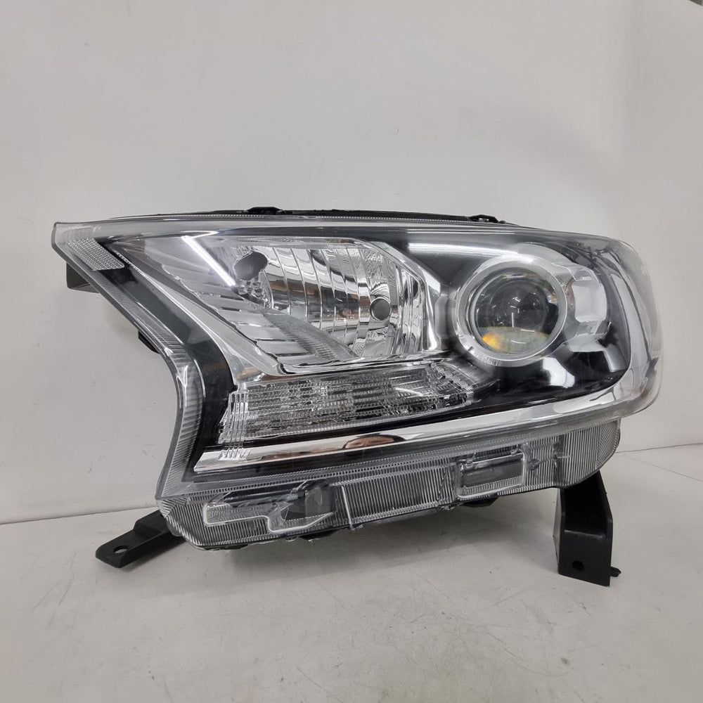Farol Diant Esq Ford Ranger 2017/