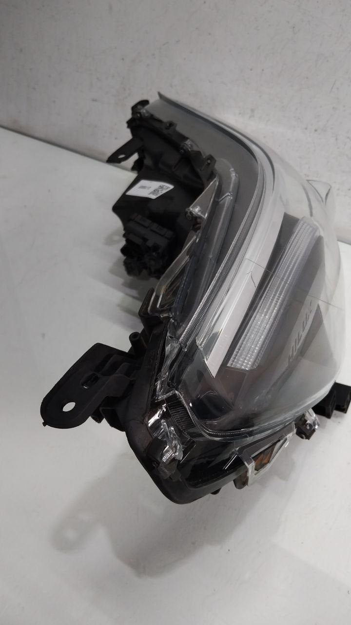 Farol lado direito full léd Toyota hilux 2022 a 2025