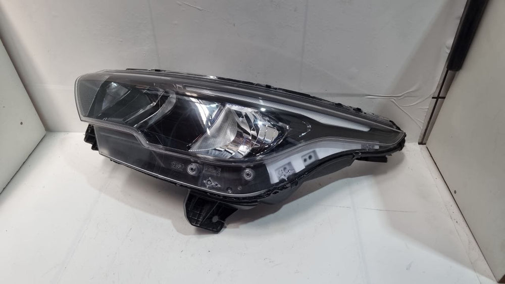 Farol Diant Esq Fiat Argo 2017/2023 Usado