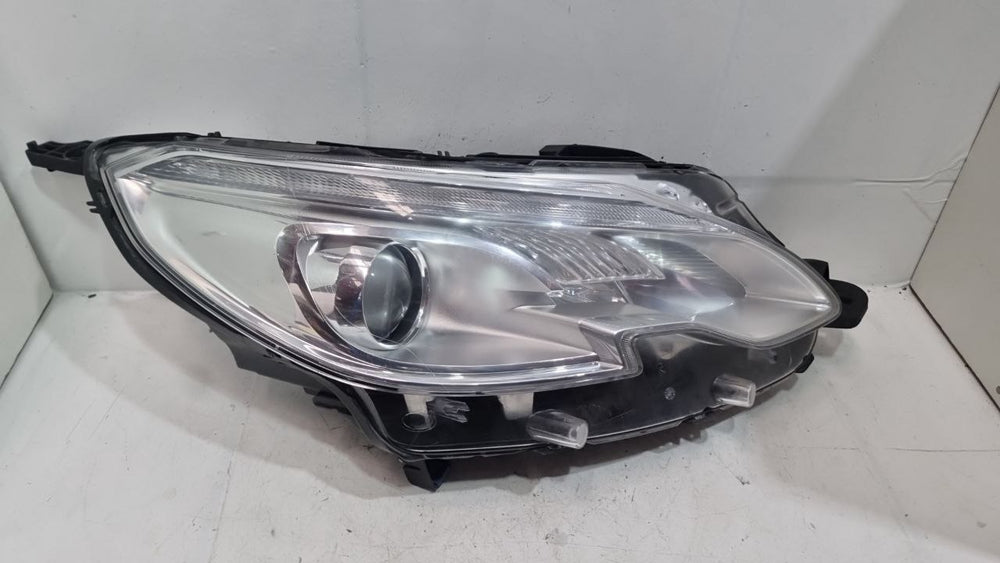 Farol lado direito recuperado peugeot 2008 2016 a 2022