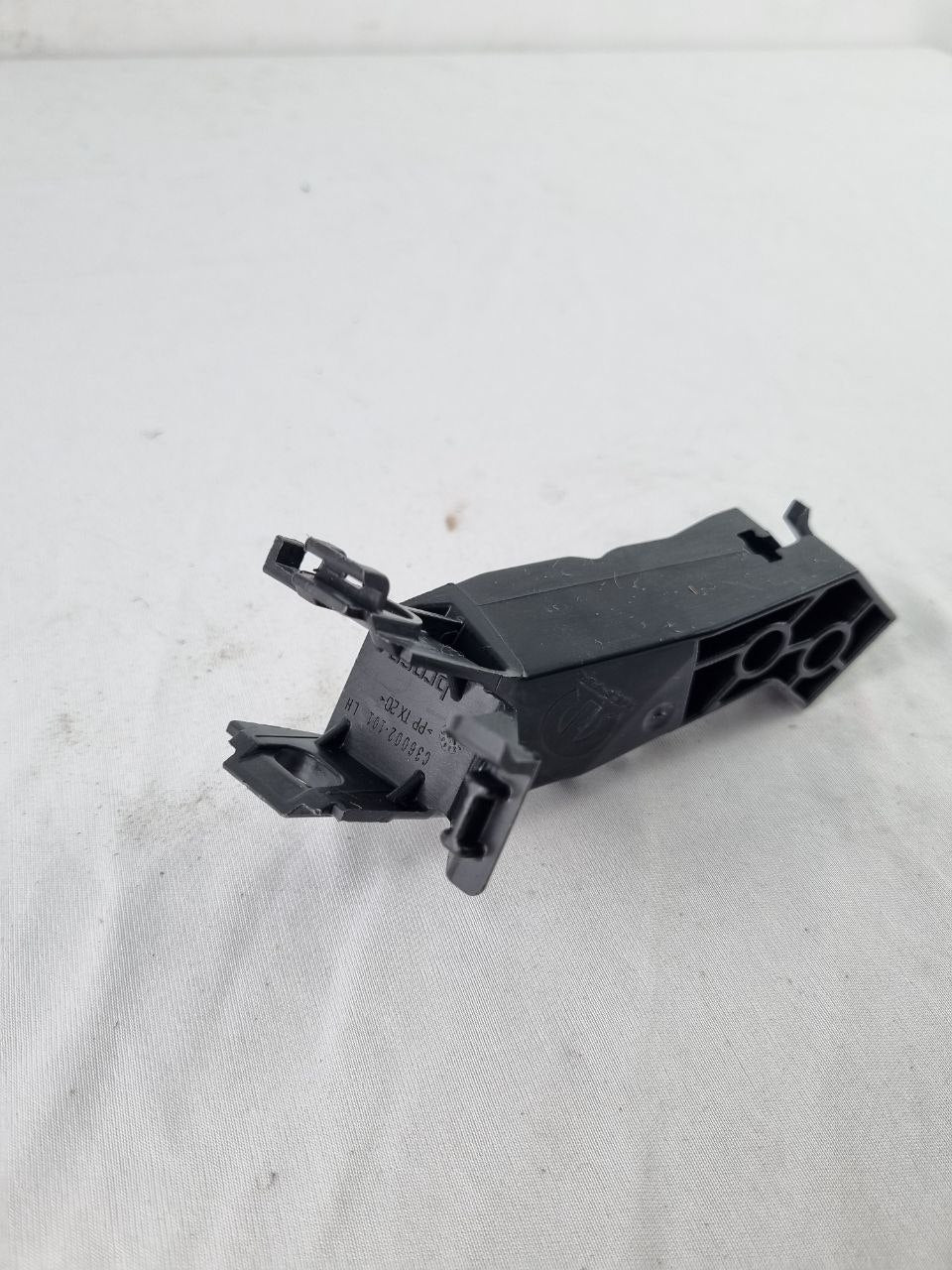 Suporte Fixação Maçaneta Porta Diant Esq Jeep Renegade 2015/2024