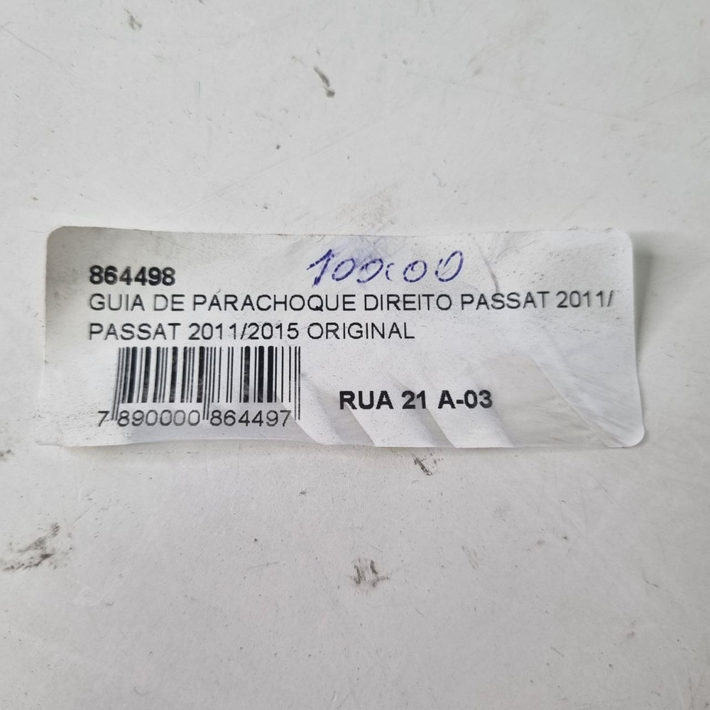 Guia de Parachoque Dianteiro Direito VW Passat 2011/2015 Usado