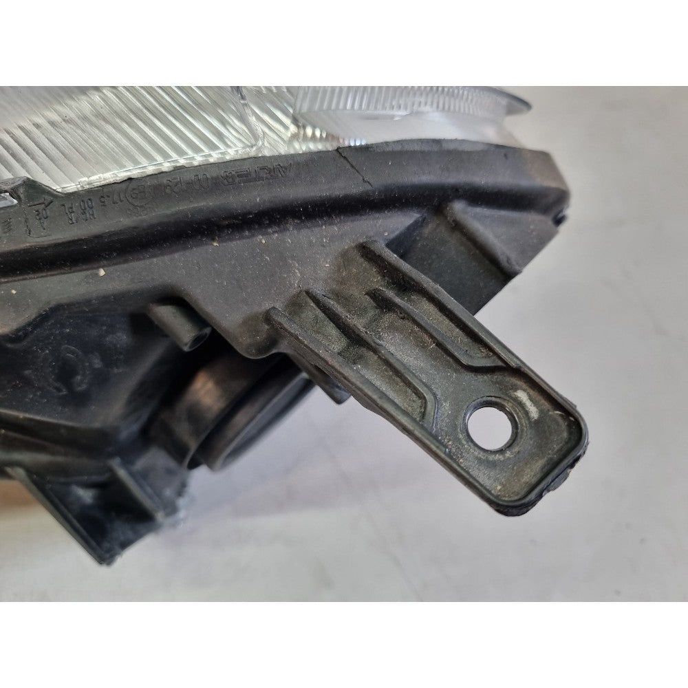 Farol Dir. Máscara Negra Toyota Etios 2015/2019 Recuperado Direito/passageiro