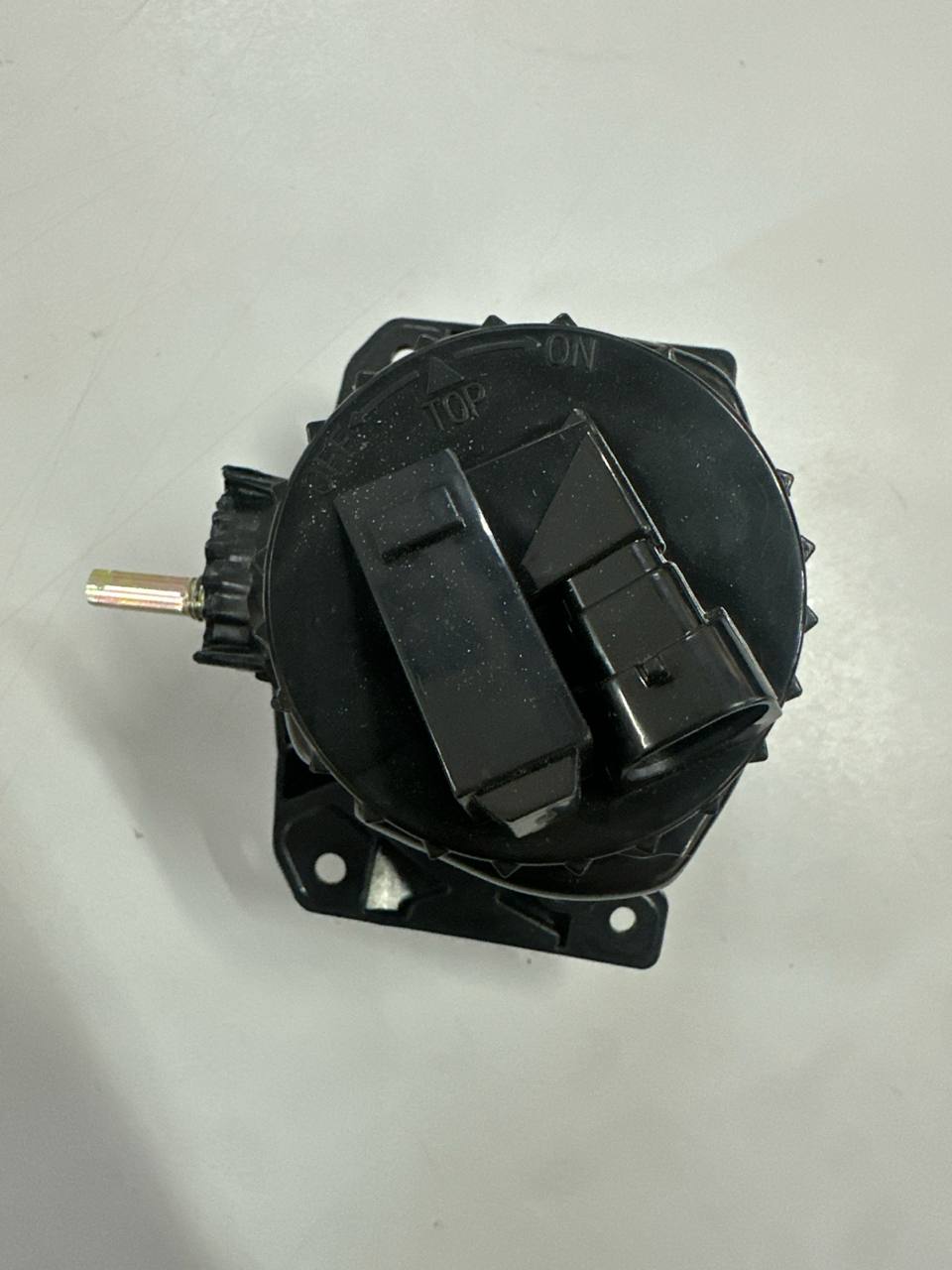 Farol Auxiliar Palio 2001 a 2011 com apoio