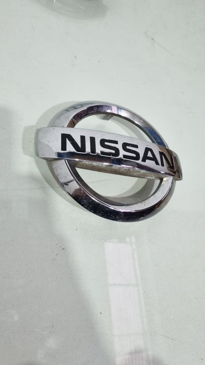 Emblema Diant/Tras Nissan Kicks/Frontier/Versa/Sentra 2008/2021