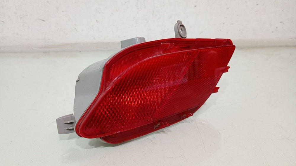 Lanterna Tras Neblina Esq Toyota Yaris 2018/2025
