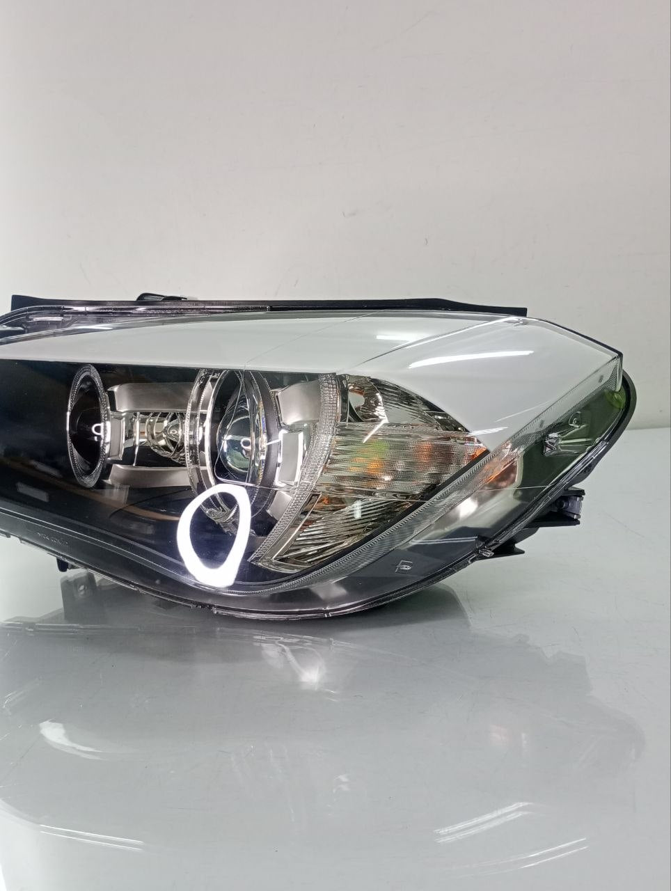 Farol esquerdo X1 2012
X1 2012/2015 BI XENON C/LED ORIGINAL