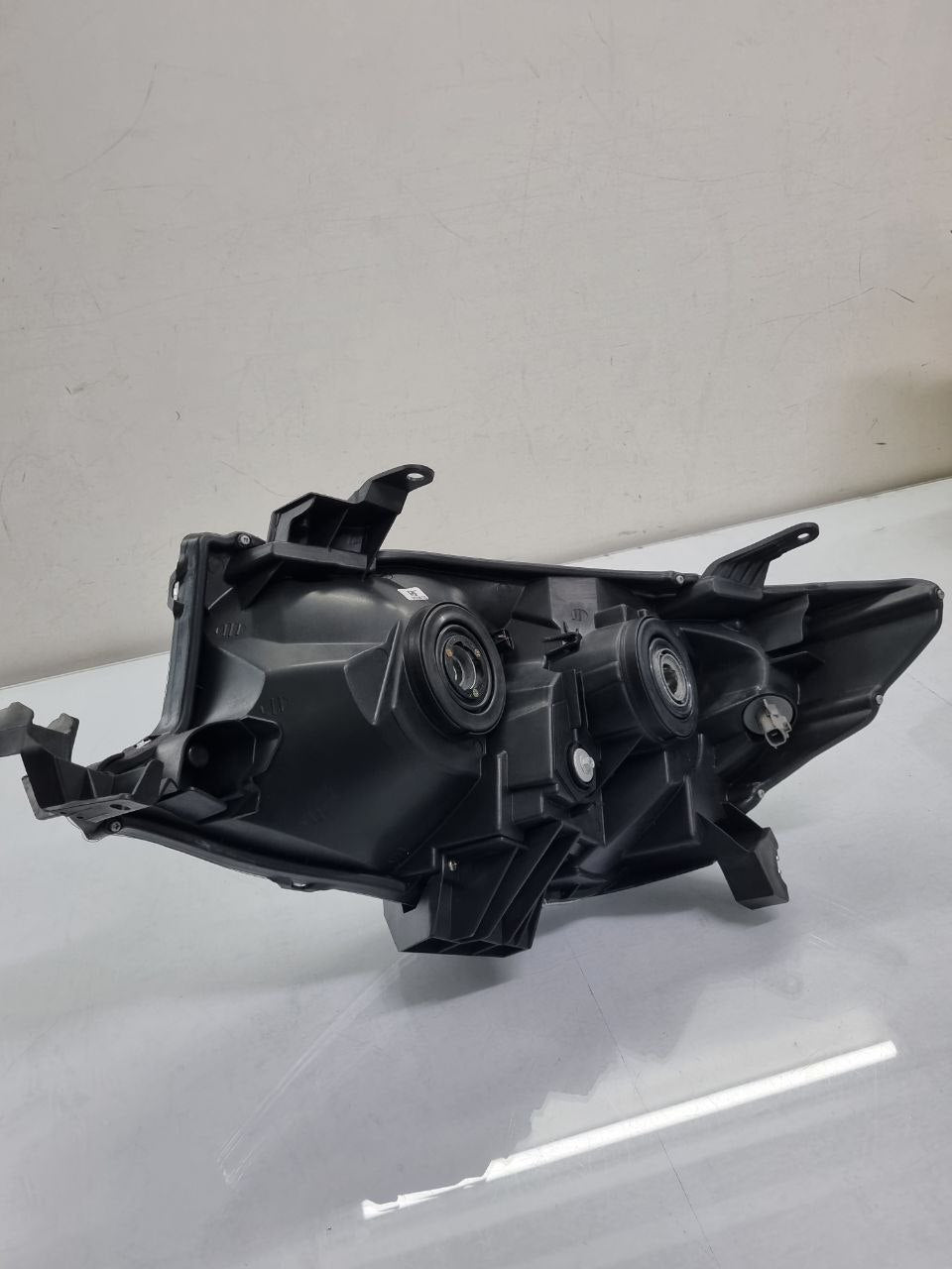 FAROL DIREITO HILUX SW4 2009/ 2011 TYC